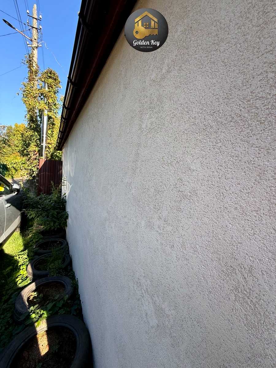 1878758759684752