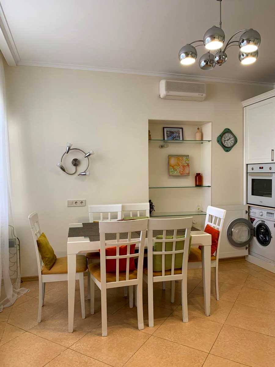 1878759030469350