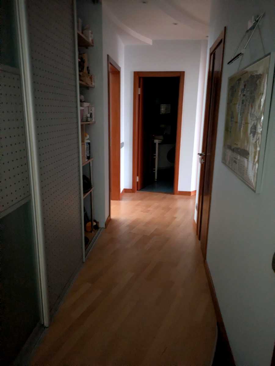 1878759207840563
