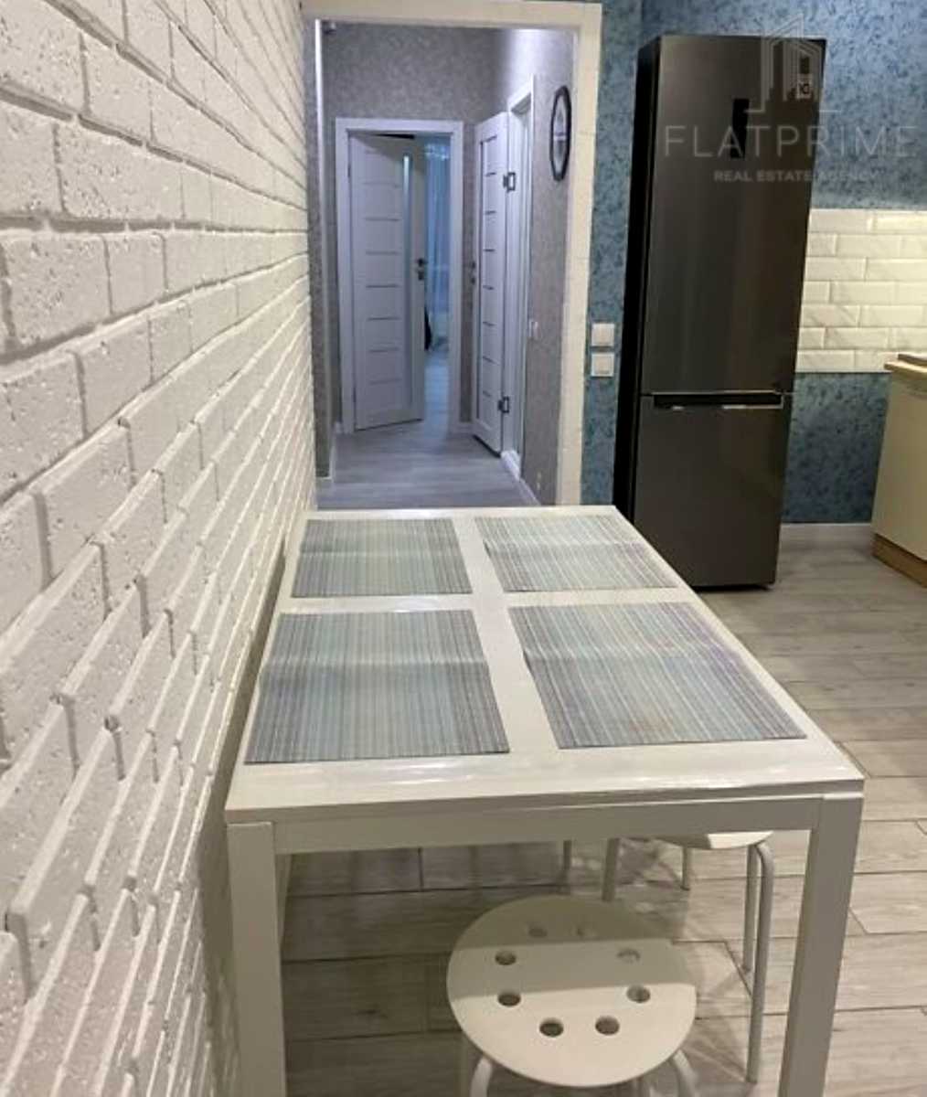 1878760379956571