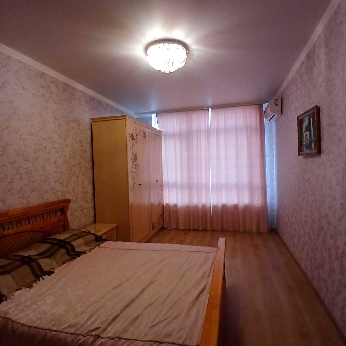 1878764762555564