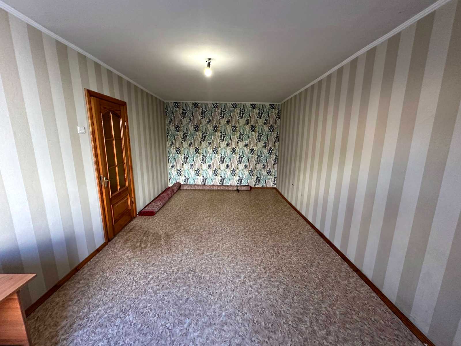 1878764786192349
