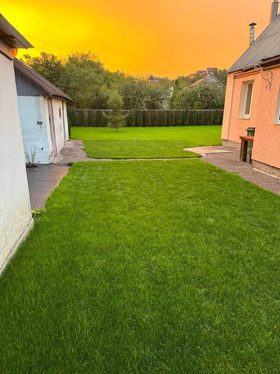 1878765471833983
