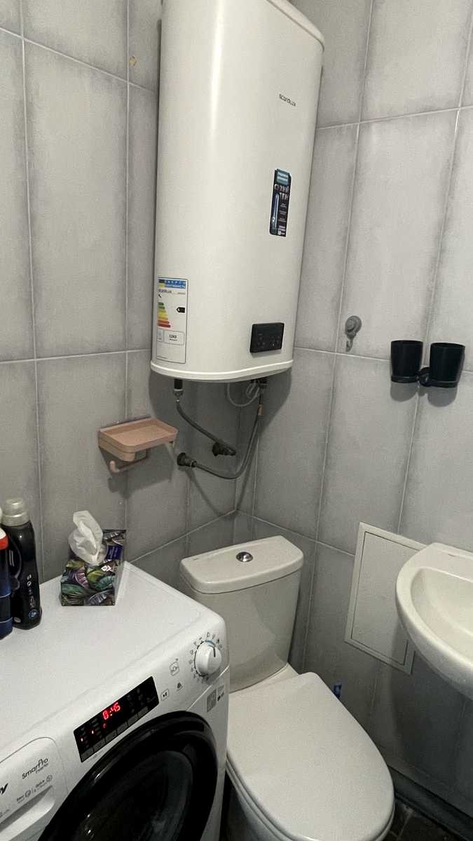 1878769451530570