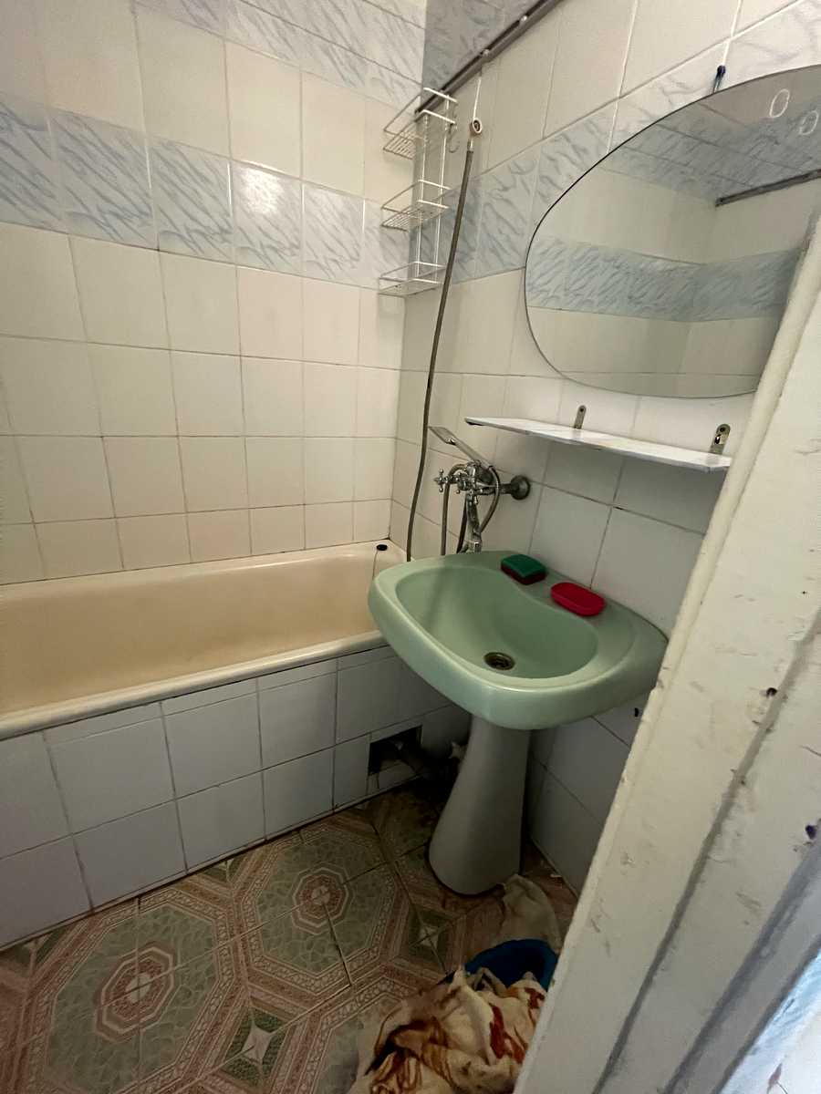 1878776048085737