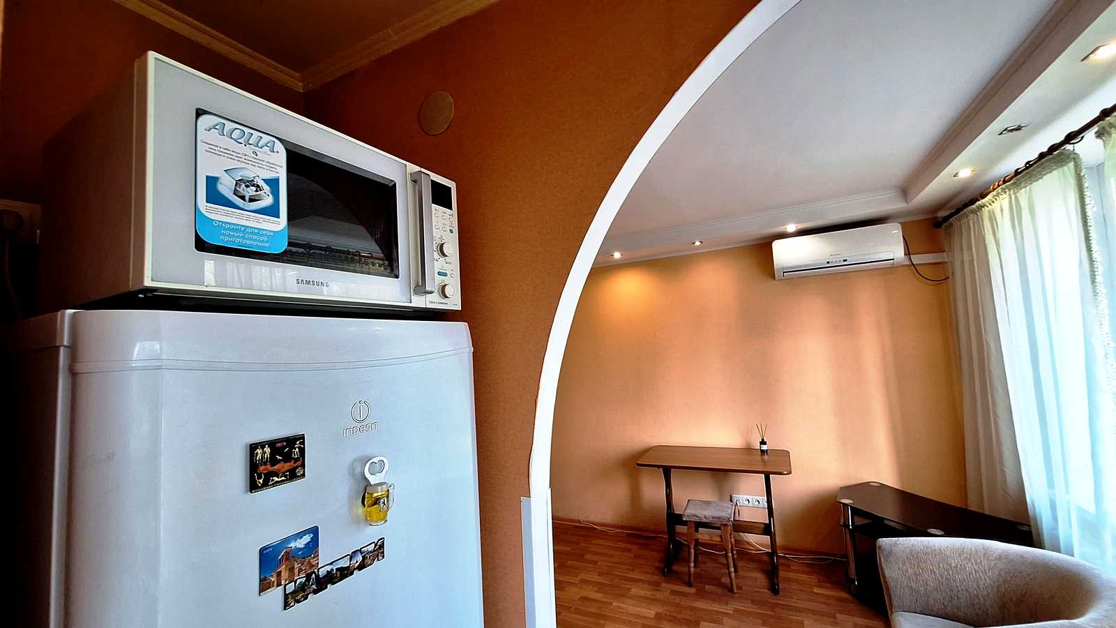1878776369510977