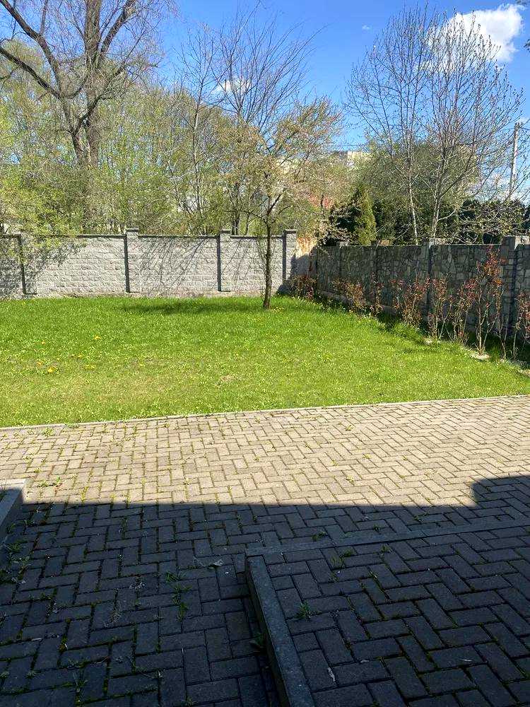 1878797559863767