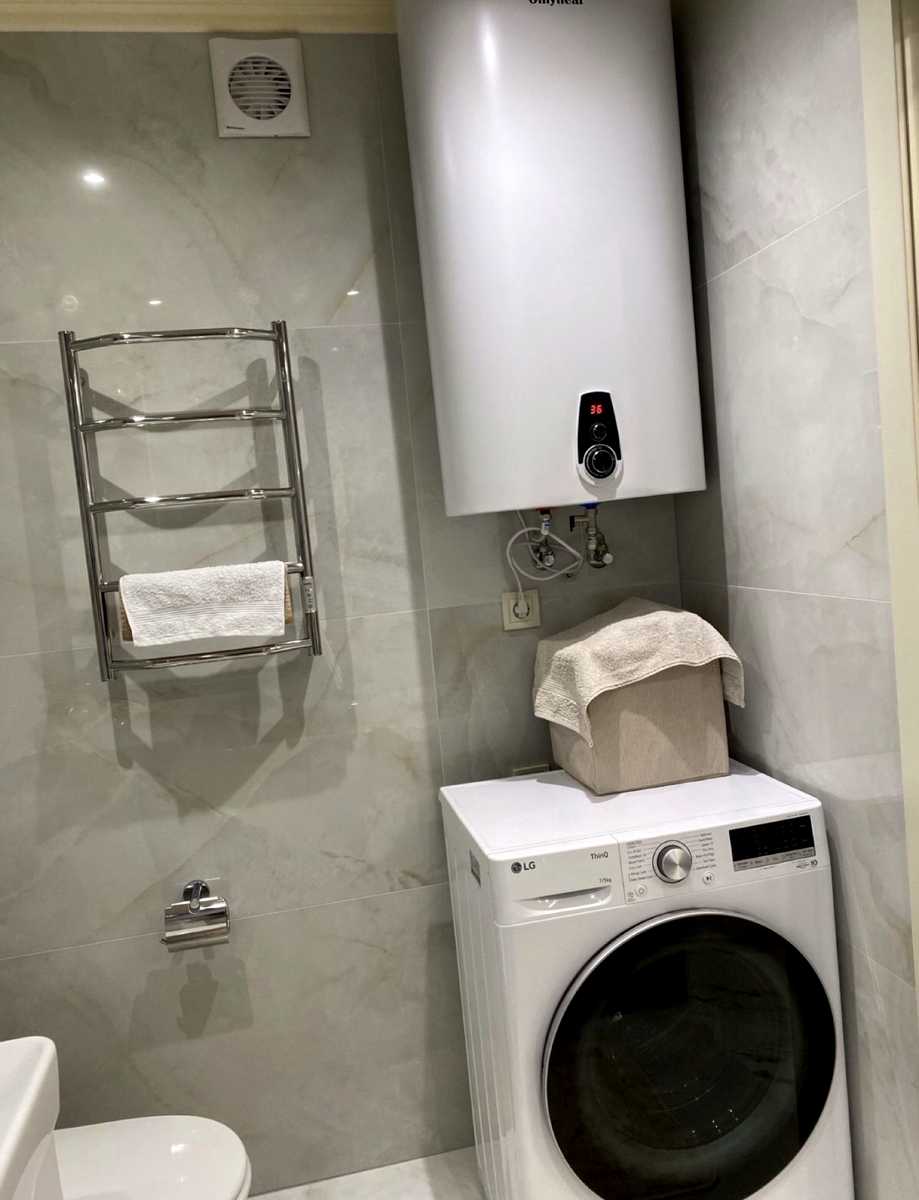 1878825989410552
