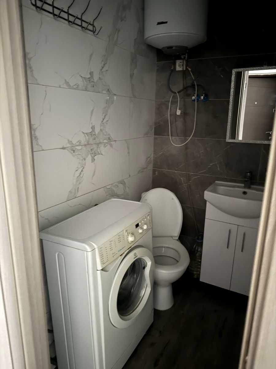 1878826230865930