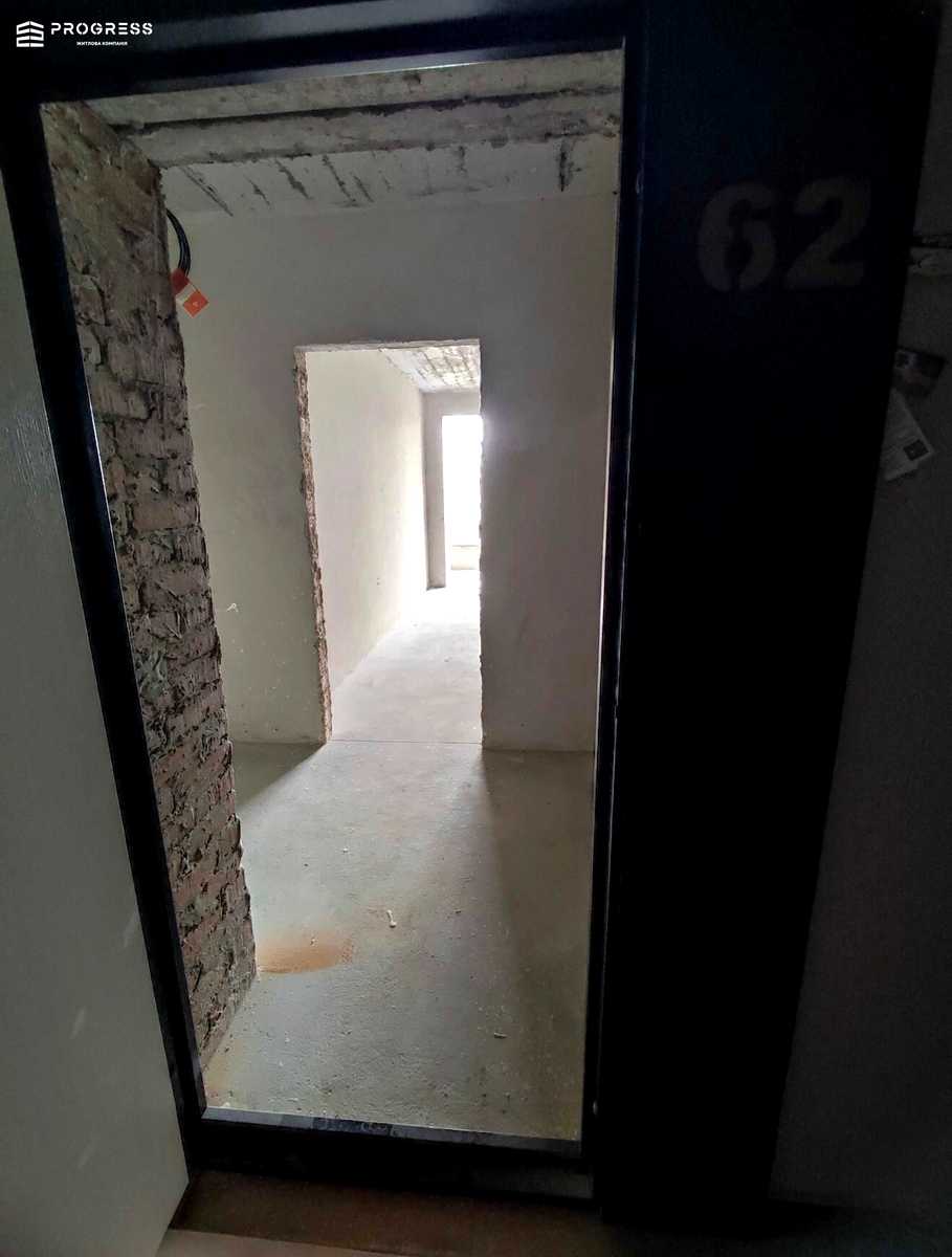 1878827403652370
