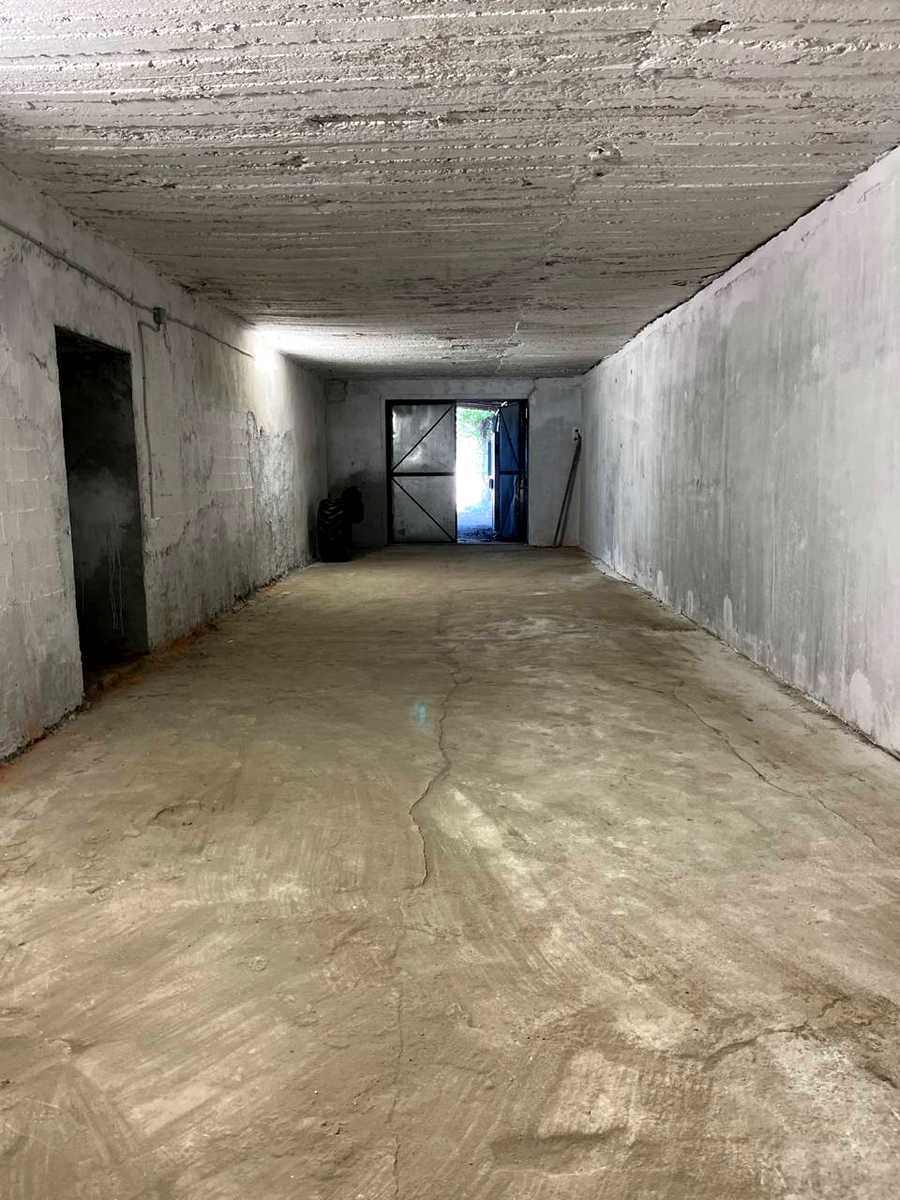 1878827633775629