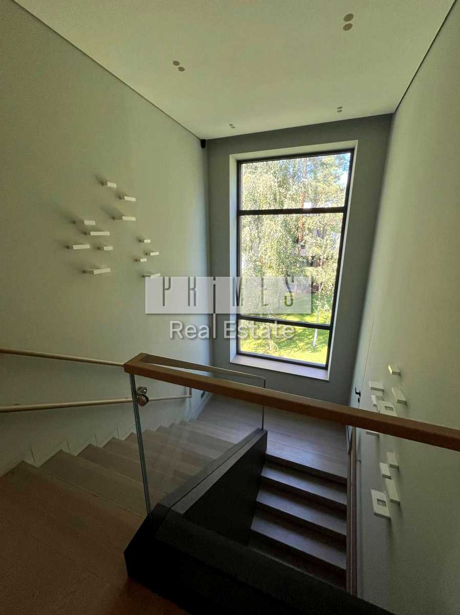 1878827765167571