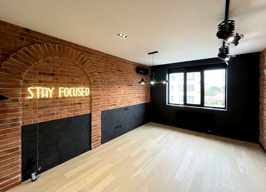 1878830282321853