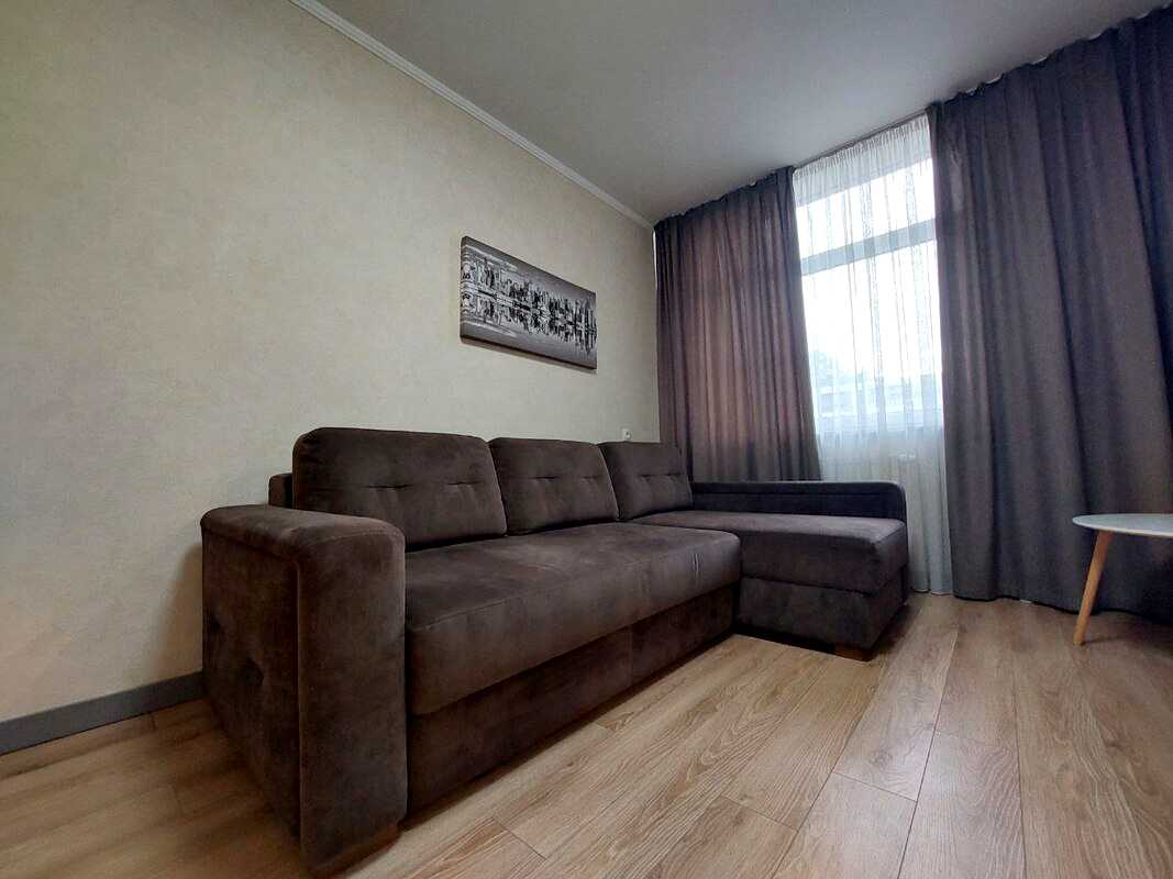 1878830443219554