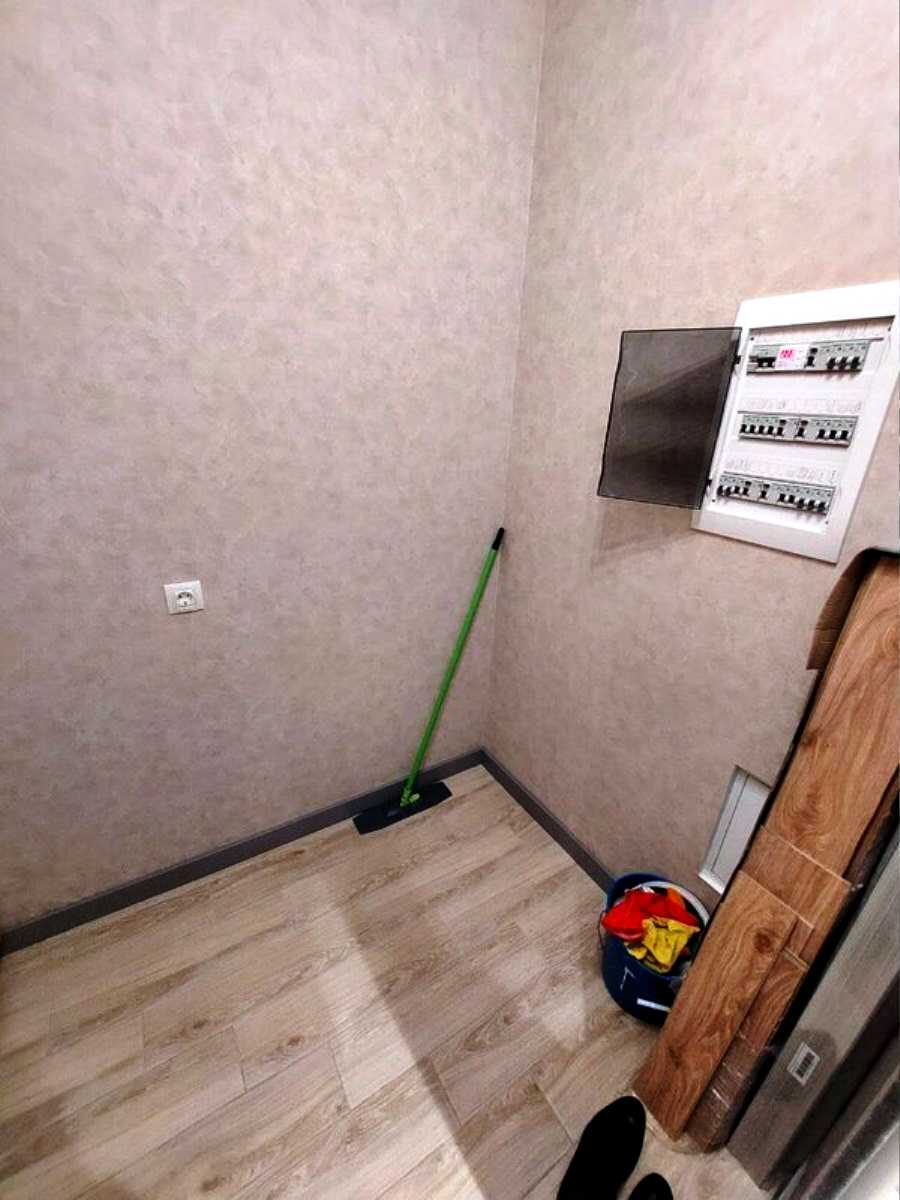 1878830552760925