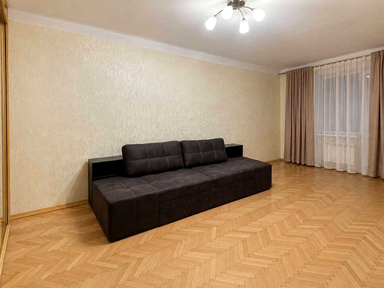 1878830835221359