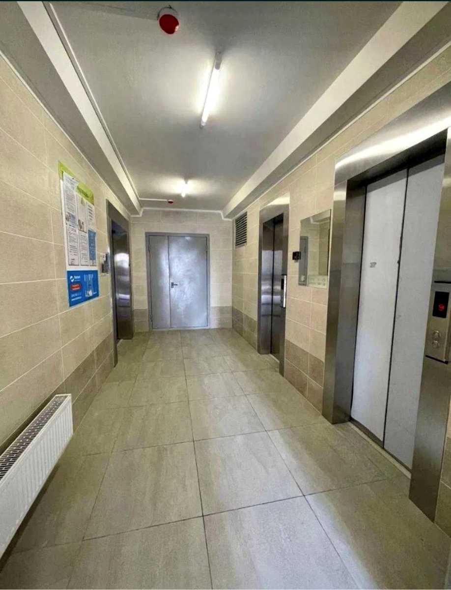 1878831051112038