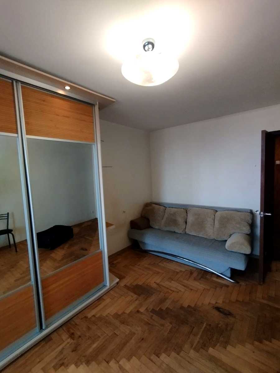 1878832459908603