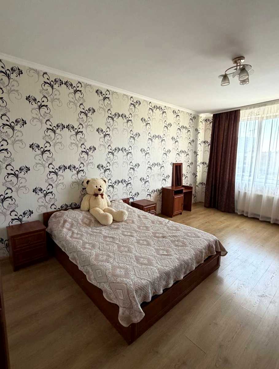 1878833852217143