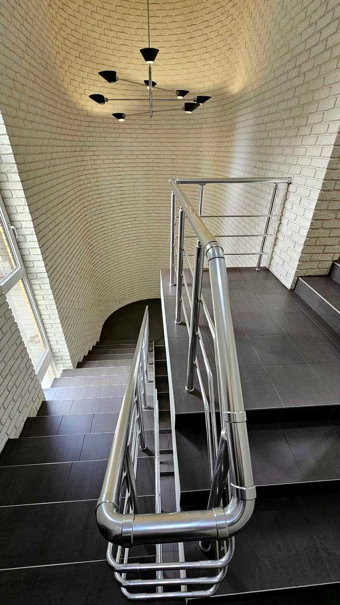 1878834219524916