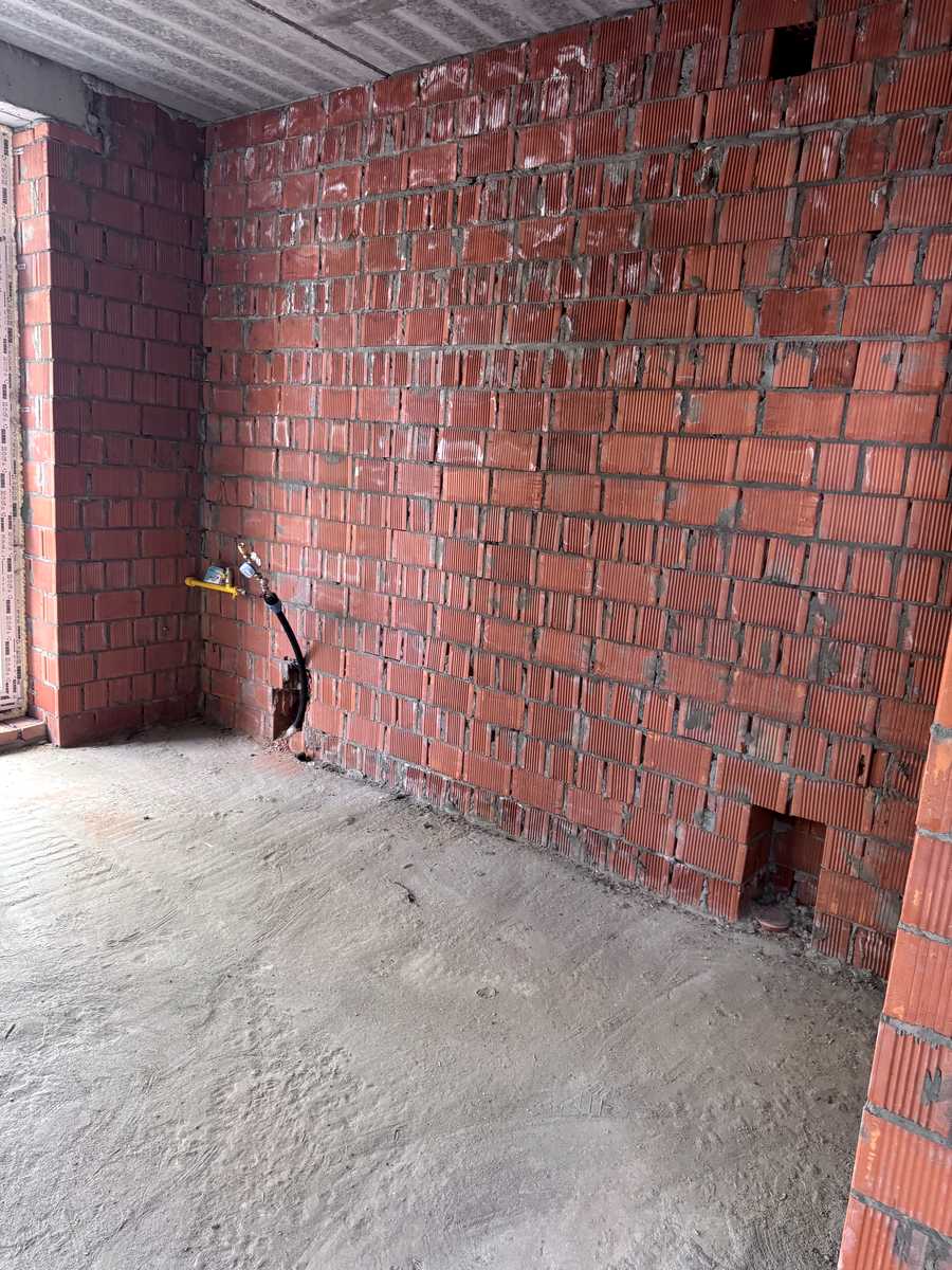 1878834997878970
