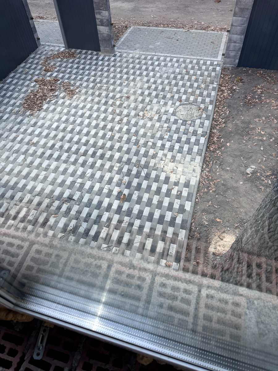 1878835053352110