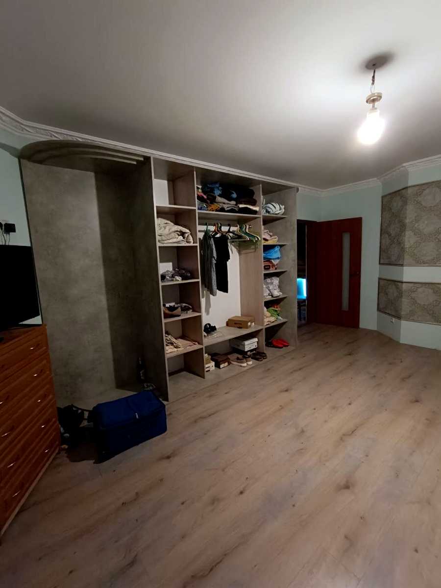 1878835146968931