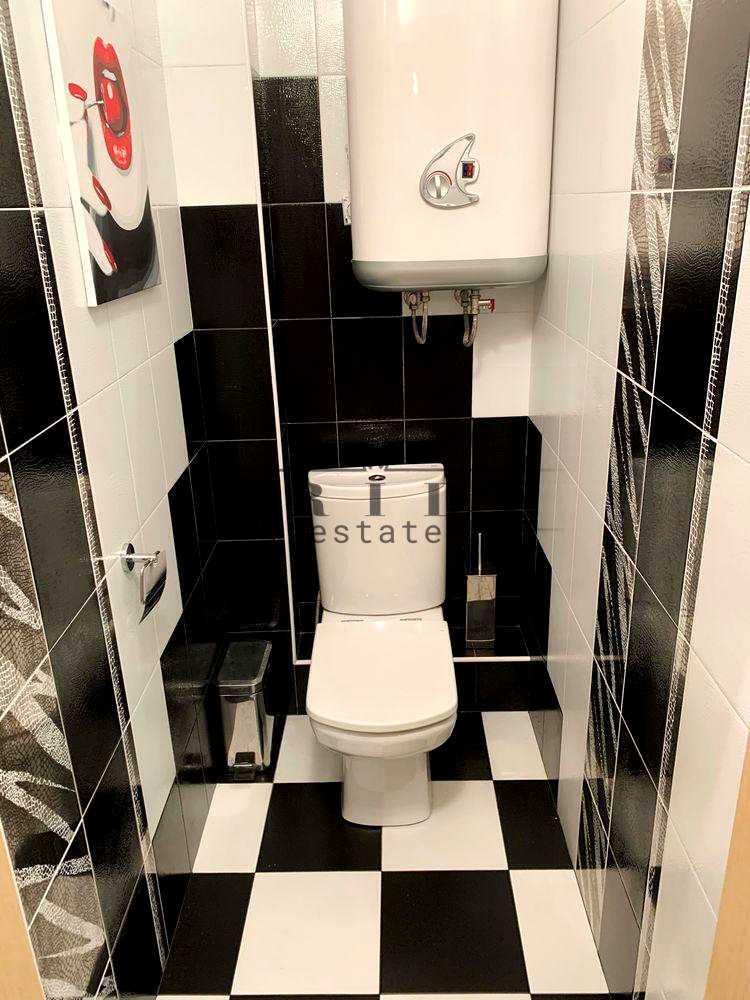 1878835868243307
