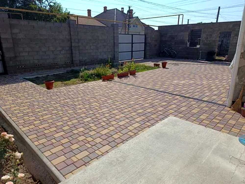 1878835921238169