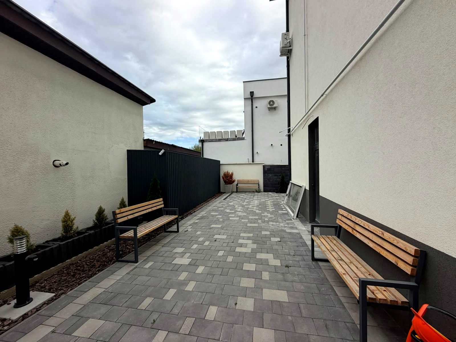 1878836153250999