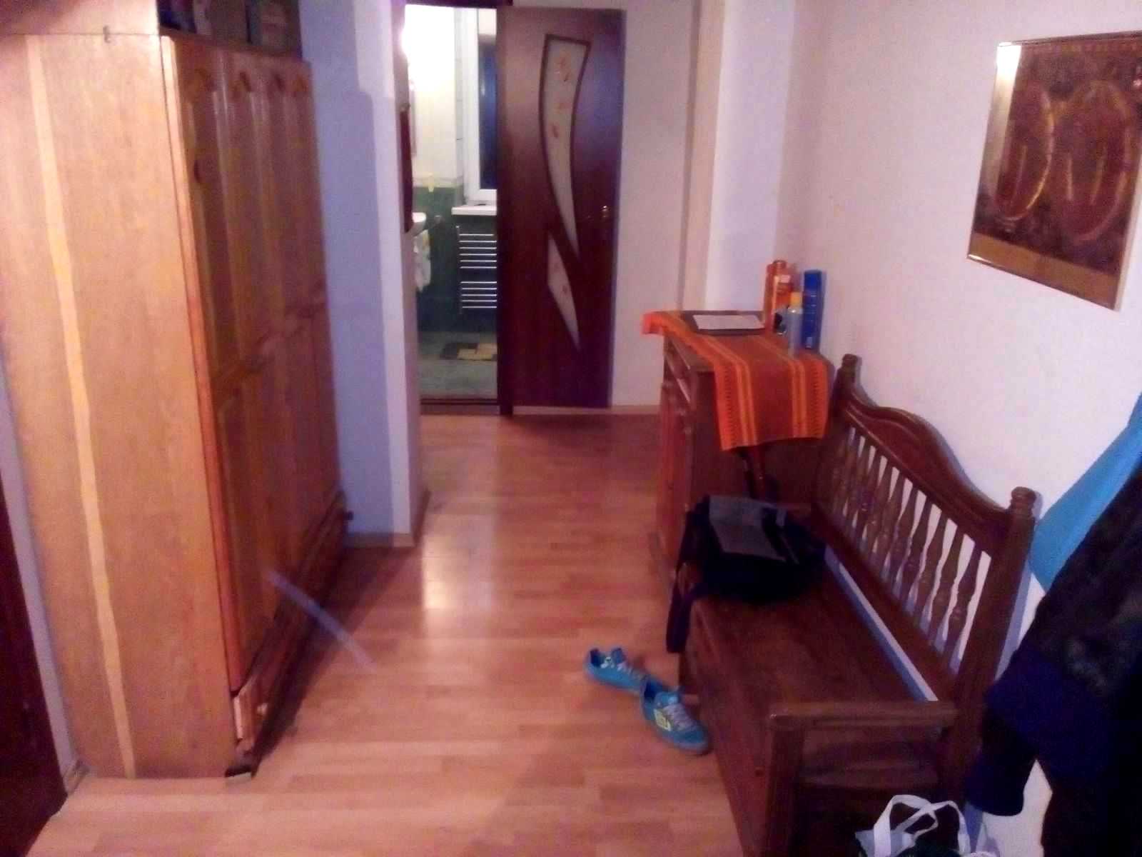 1878836768190136