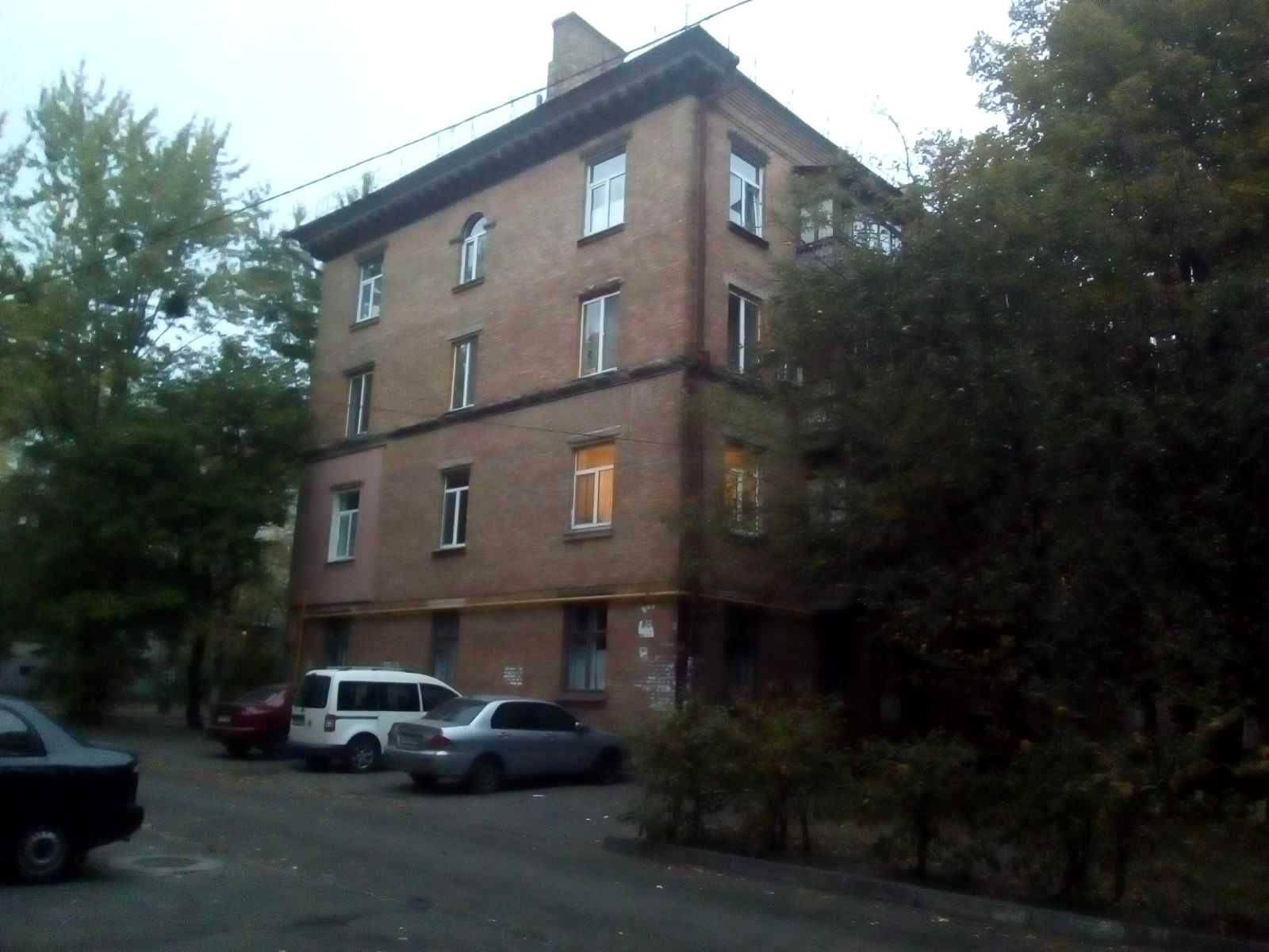 1878836768571927