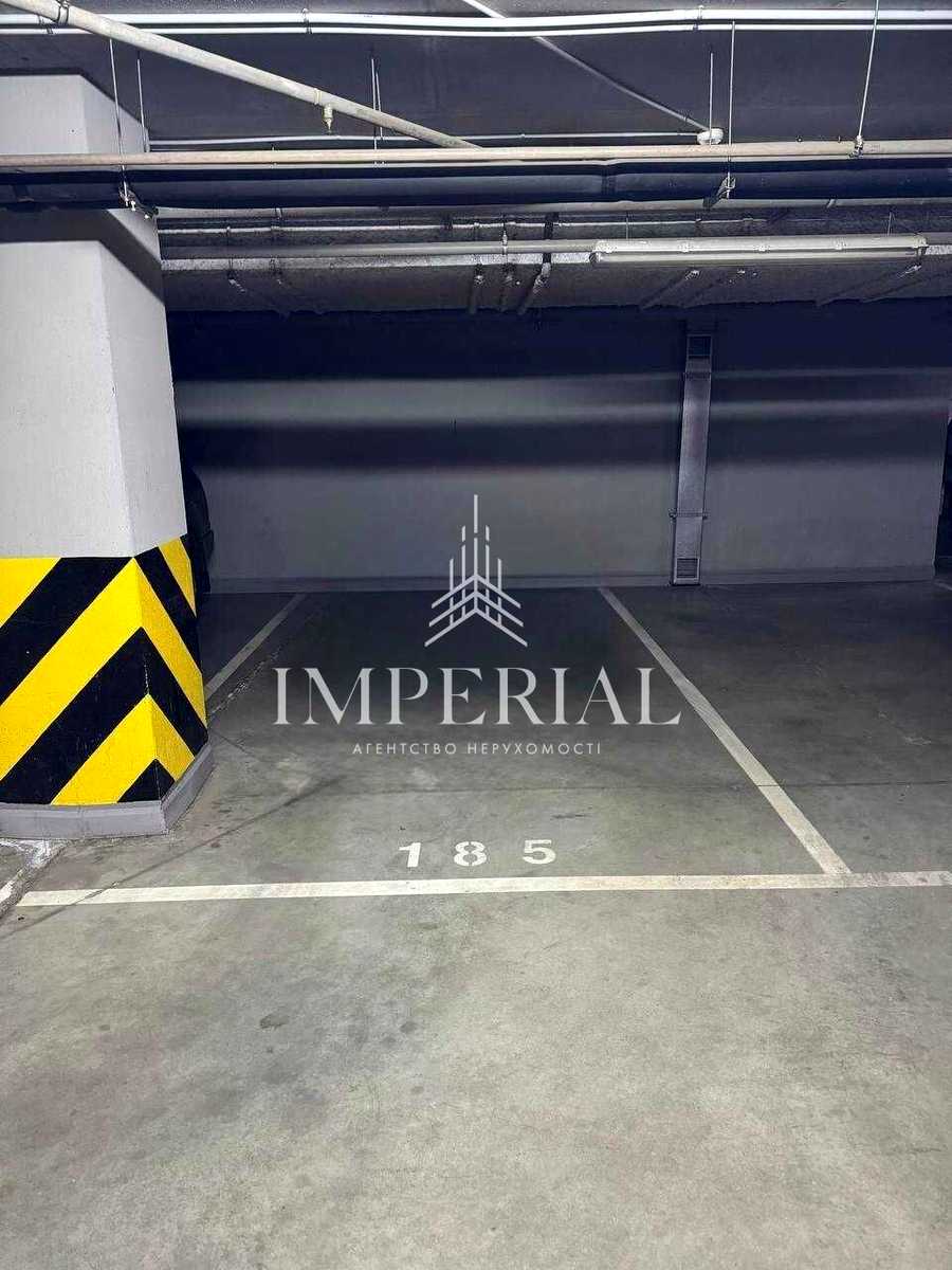 1878837171592893