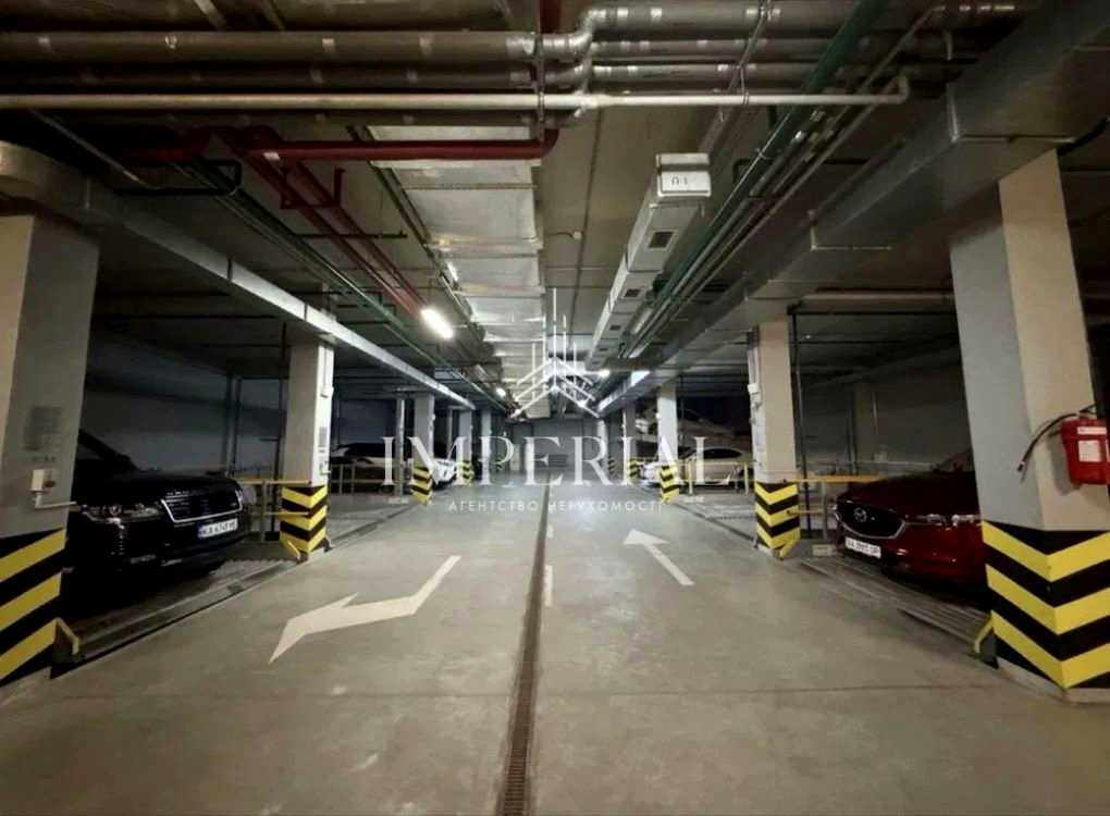 1878837429918329
