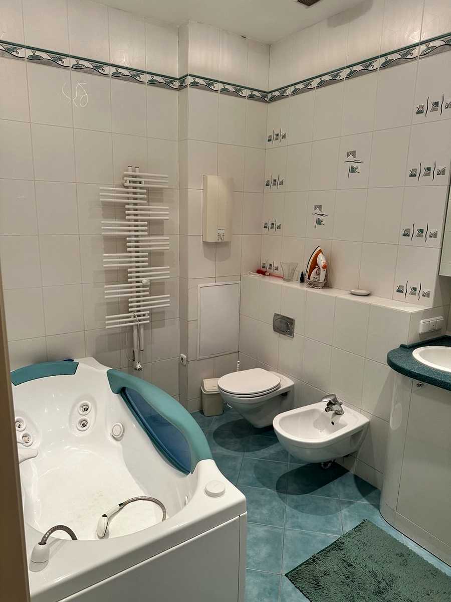 1878837981328998