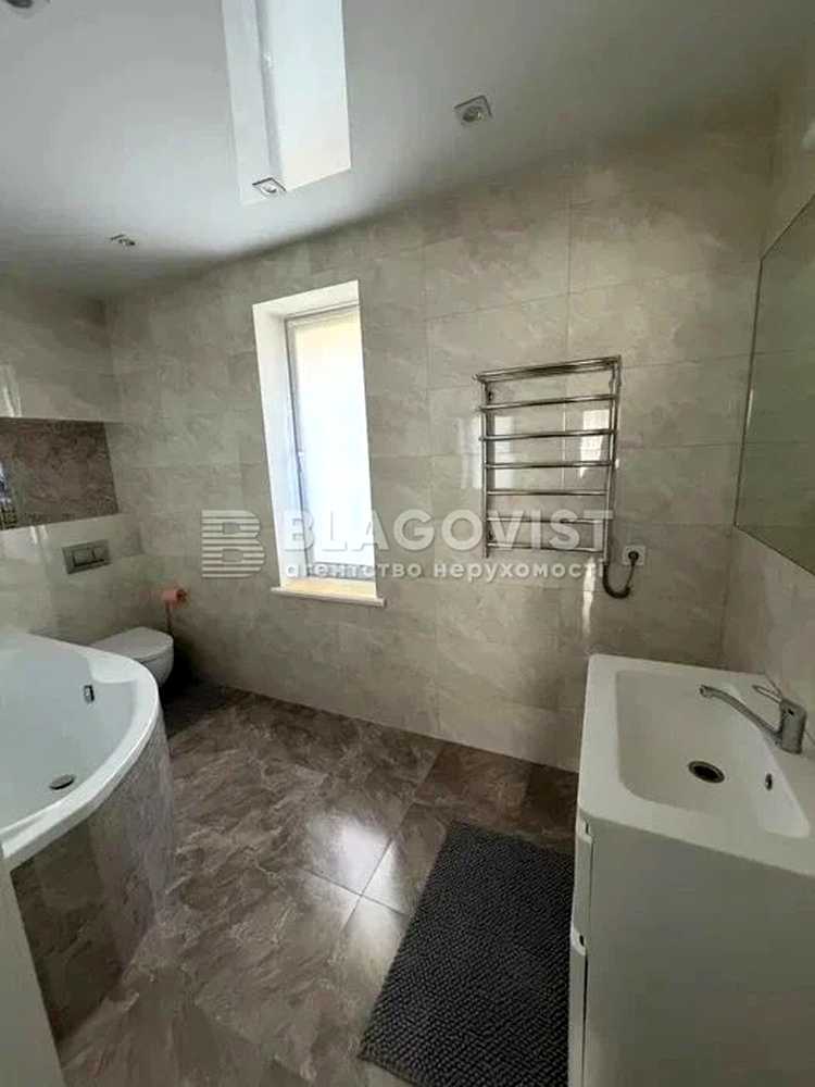 1878838019009372