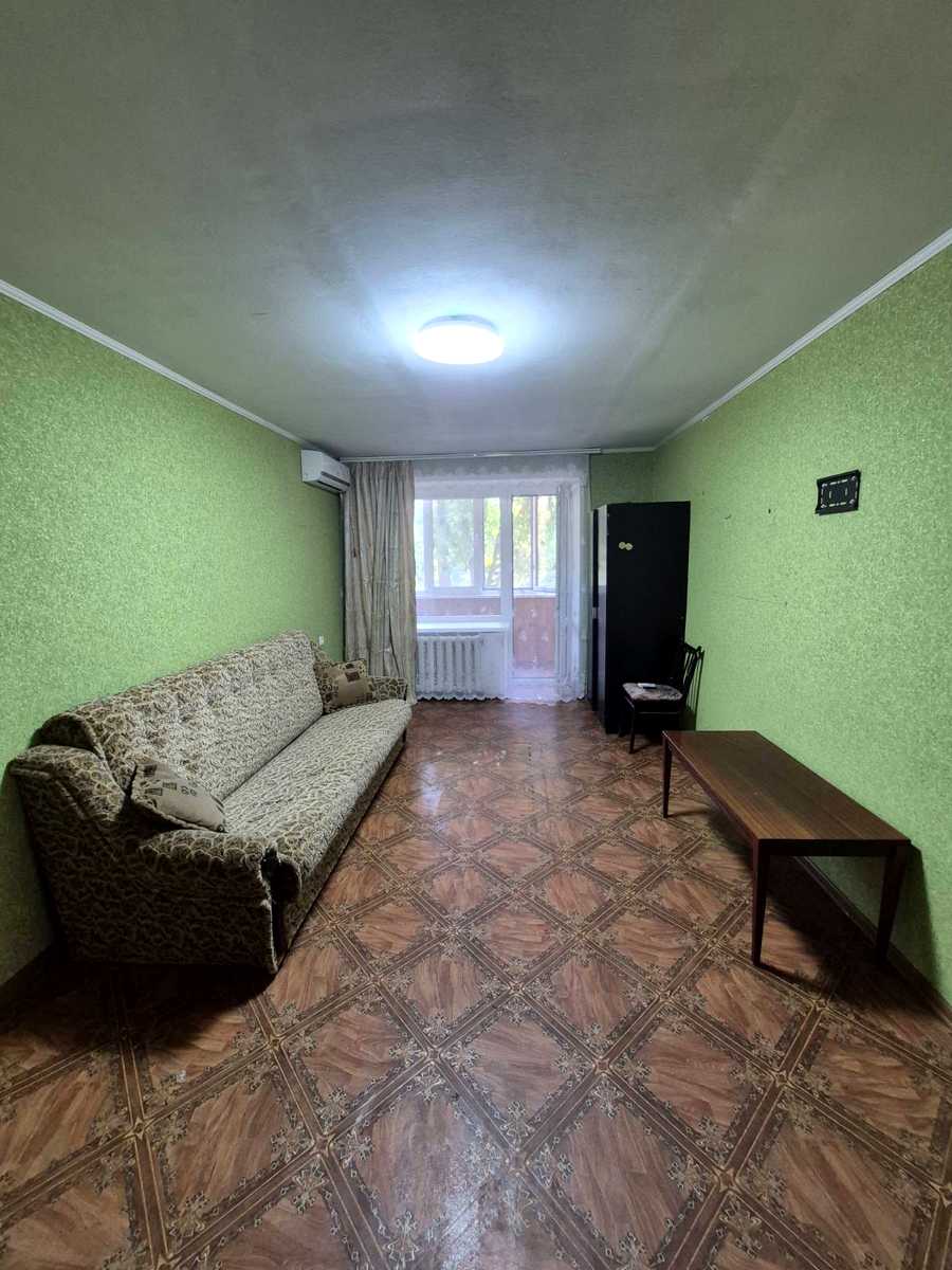 1878838270942858