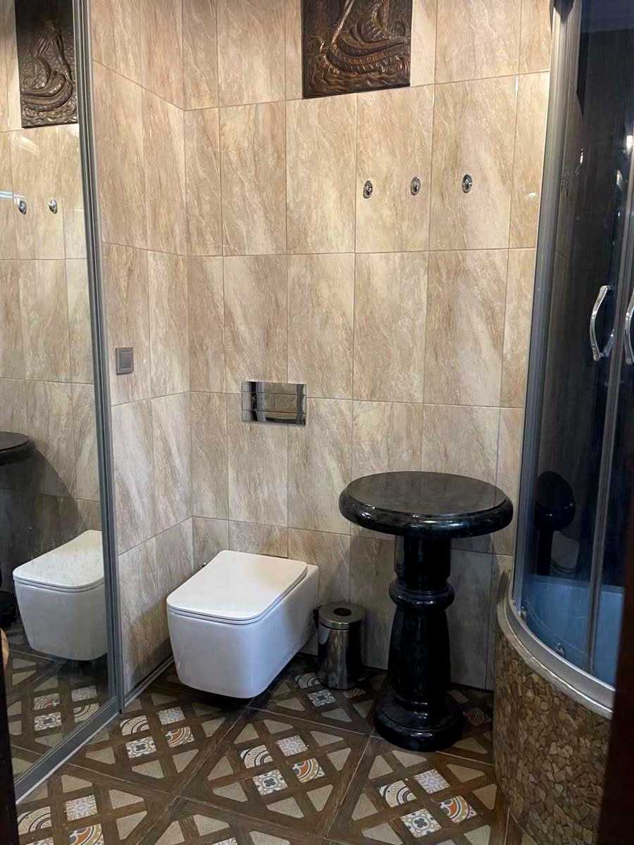 1878838528900778