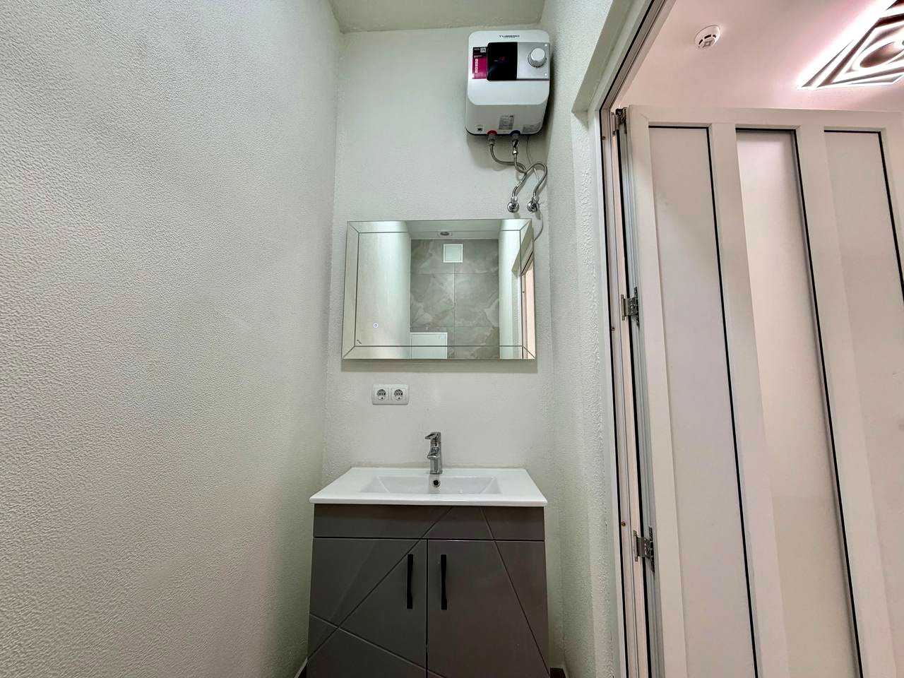 1878839853630003