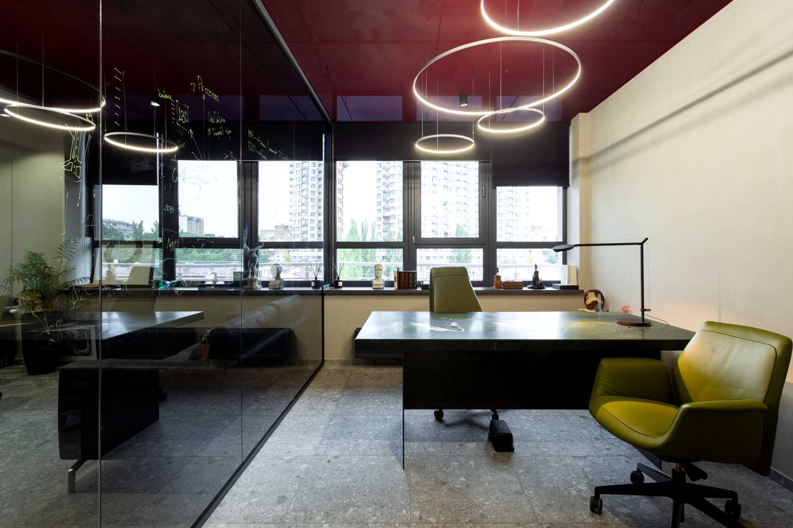 1878840888532557