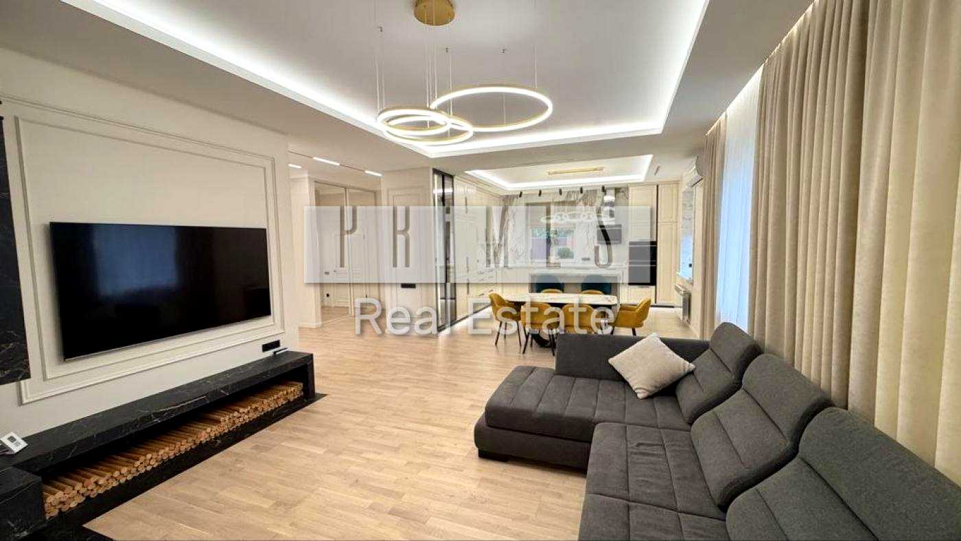 1878841357881128