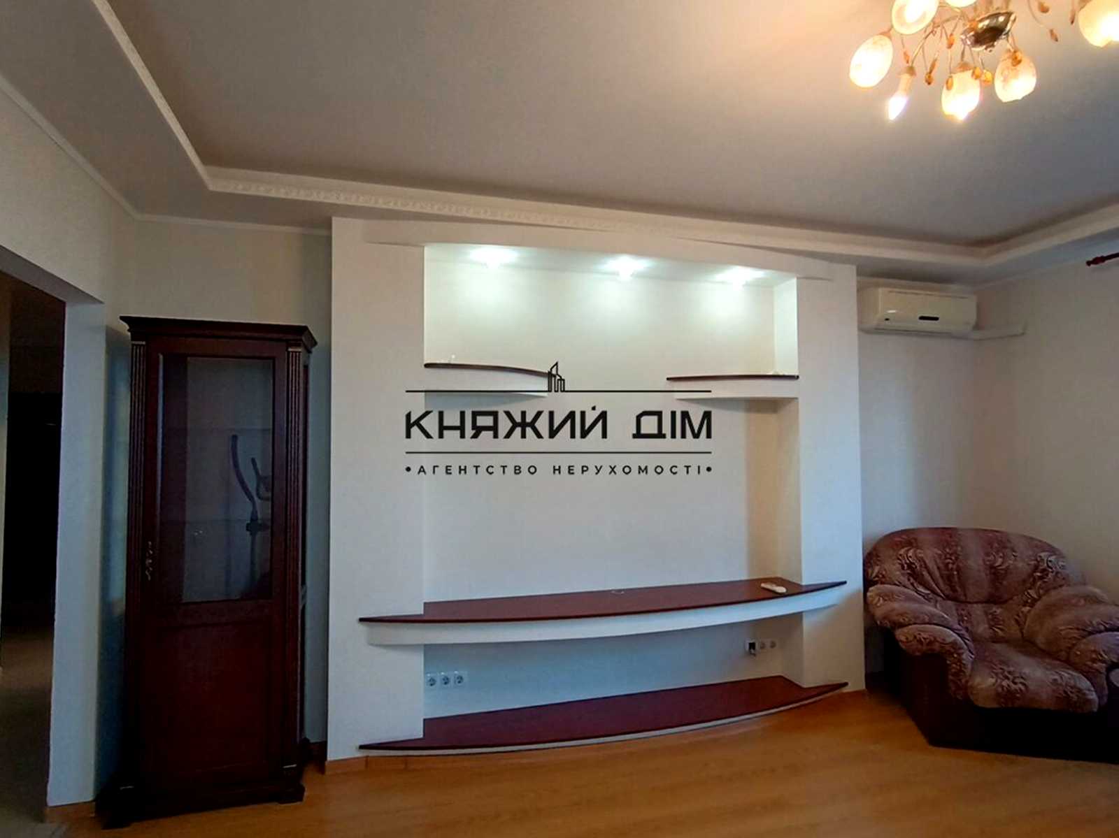 1878841669611741