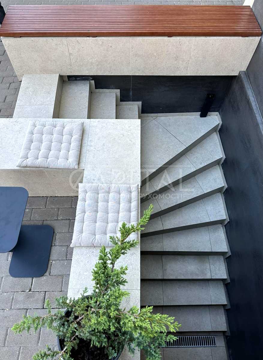 1878841929612564