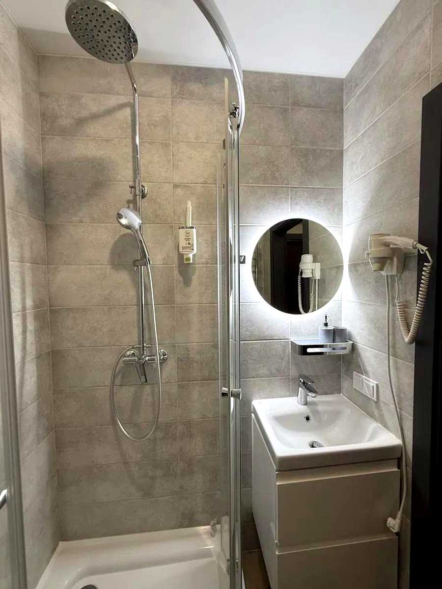 1878841962197794