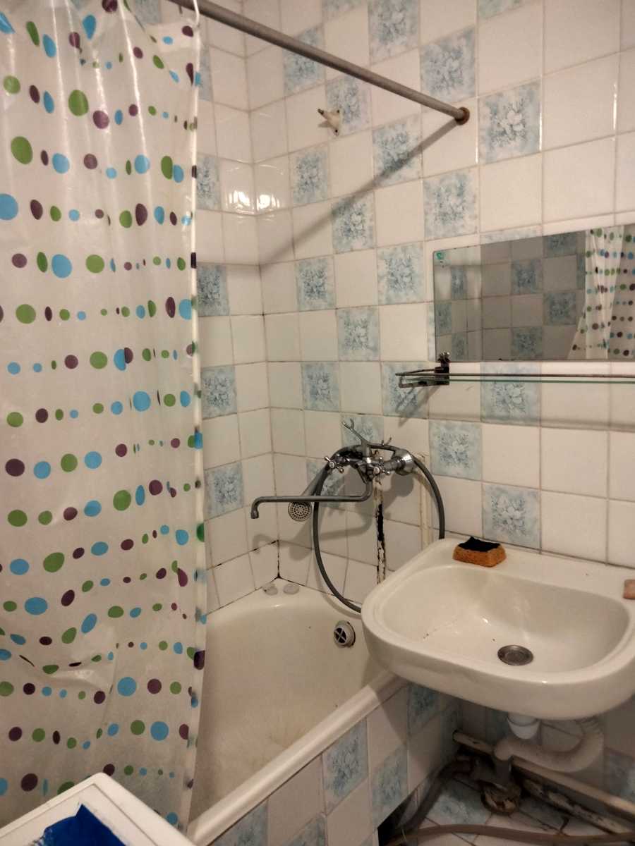 1878842606937469