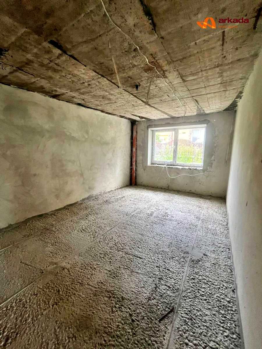 1878842883726729