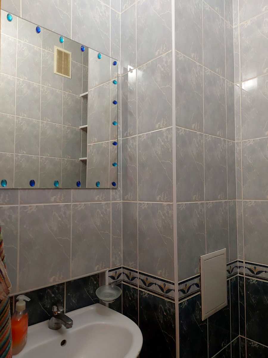 1878843256302416