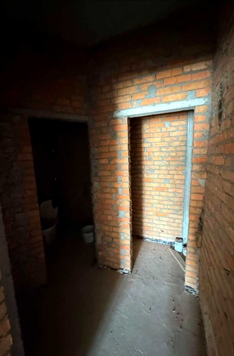 1878843429245946