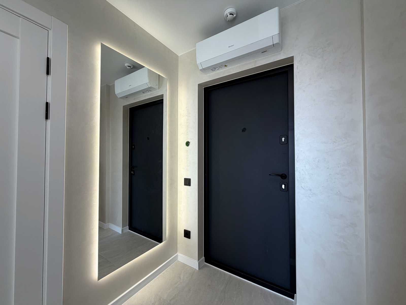 1878844084907876