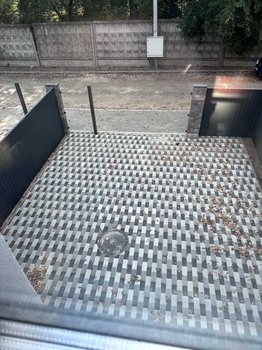 1878844651918047